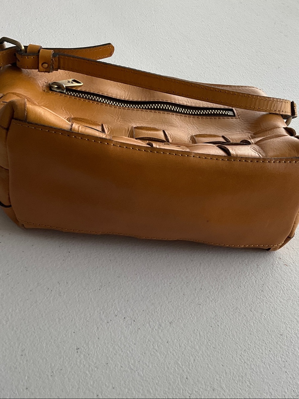 Patricia Nash Caranna Leather Crossbody Bag - Picture 4 of 6